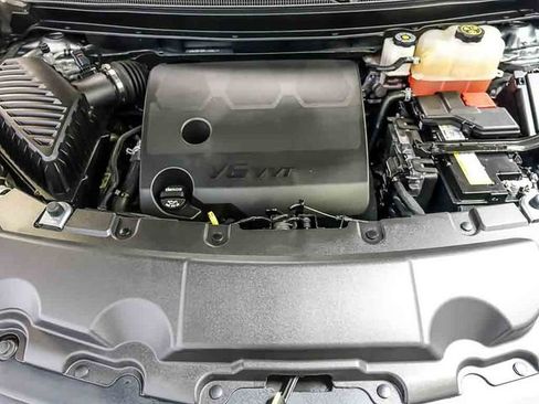 Certified 2023 Chevrolet Traverse LT FWD image 35