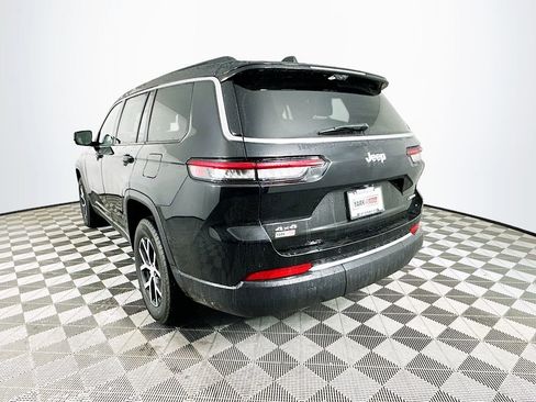 Certified 2024 Jeep Grand Cherokee L Limited w/ Luxury Tech Group II image 8