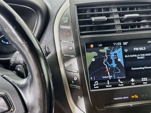 Used 2018 Lincoln MKC Reserve w/ Lincoln MKC Climate Package FWD image 17