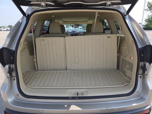 Used 2015 Toyota Highlander Limited Platinum AWD/4WD image 19