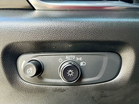 Used 2023 Chevrolet Traverse RS AWD/4WD image 10