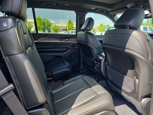 New 2026 Jeep Grand Cherokee L Limited AWD/4WD image 27