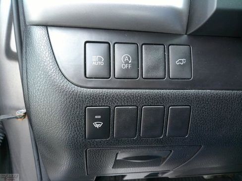 Used 2018 Toyota Highlander Plus image 19