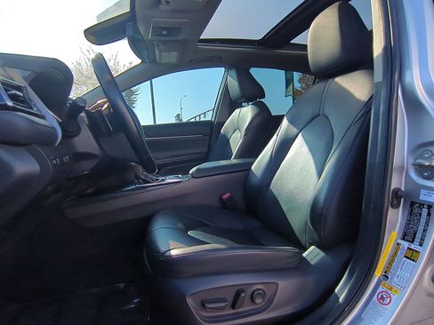 Used 2019 Toyota Camry XSE image 27