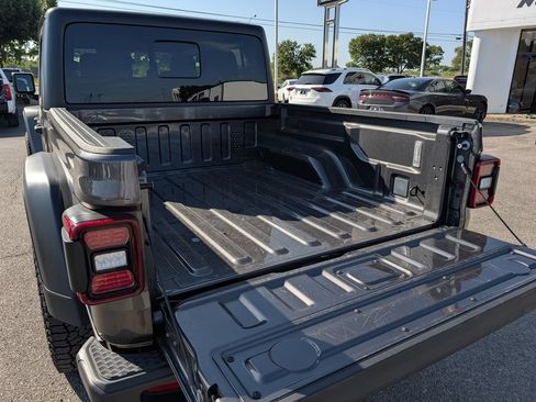 Used 2026 Jeep Gladiator Mojave AWD/4WD image 27
