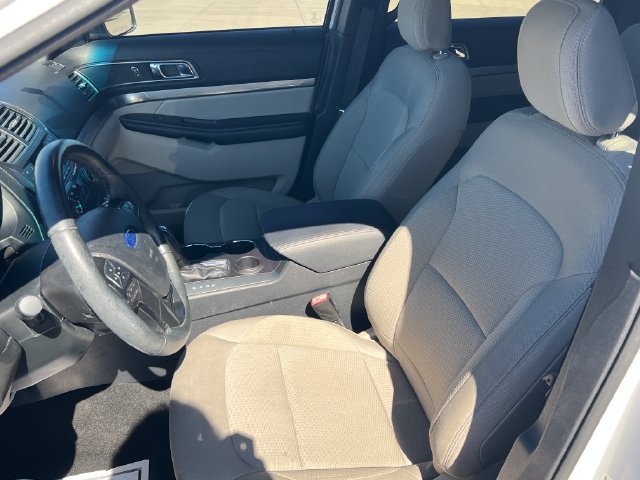 Used 2018 Ford Explorer XLT FWD image 28