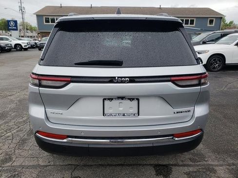 Used 2022 Jeep Grand Cherokee Limited image 7