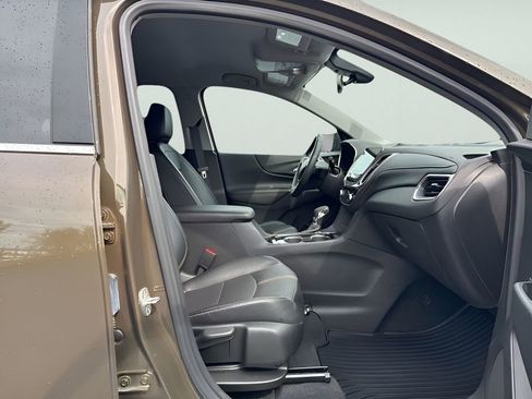 Used 2024 Chevrolet Equinox Premier image 11