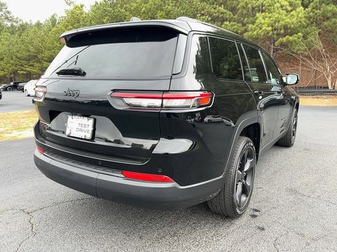 Used 2024 Jeep Grand Cherokee L Altitude image 5