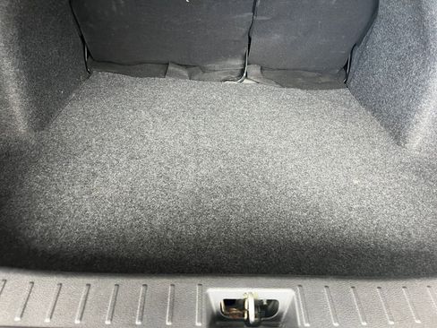 Used 2025 Nissan Versa SV FWD image 31