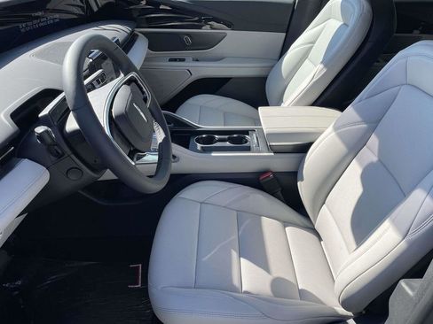 New 2026 Lincoln Nautilus Premier AWD/4WD image 13