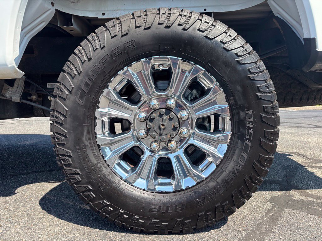 Used 2017 Ford F250 XLT w/ XLT Premium Package AWD/4WD image 15