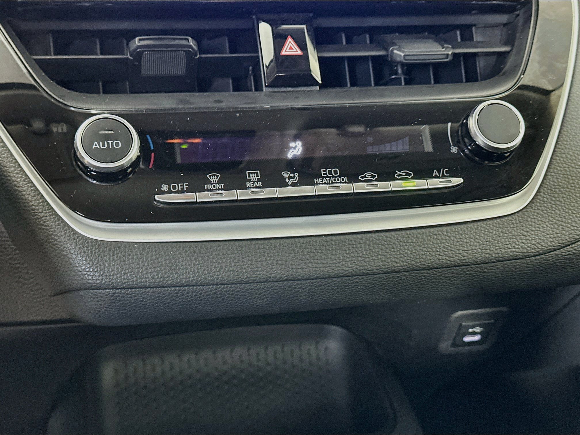 Used 2025 Toyota Corolla LE FWD image 23
