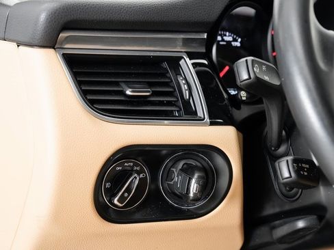 Used 2017 Porsche Macan image 10