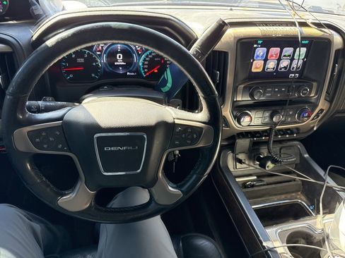 Used 2017 GMC Sierra 2500 Denali w/ Duramax Plus Package image 18