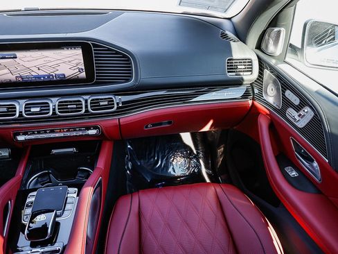 Certified 2025 Mercedes-Benz Maybach GLS 600 4MATIC image 15