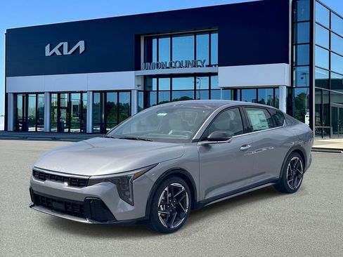 New 2026 Kia K4 GT-Line w/ GT-Line Premium Package FWD image 3