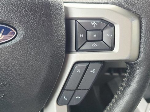 Used 2015 Ford F150 Lariat w/ Equipment Group 502A Luxury AWD/4WD image 28