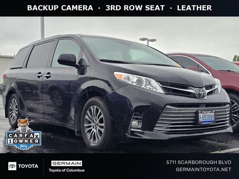 Used 2018 Toyota Sienna XLE w/ XLE Navigation Package FWD image 1