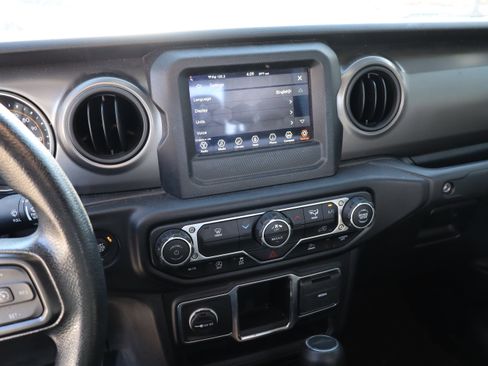 Used 2023 Jeep Gladiator Sport image 34