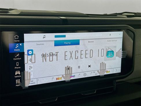 New 2025 Jeep Gladiator Sport image 13