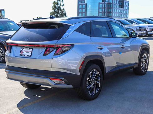 New 2025 Hyundai Tucson Limited image 6
