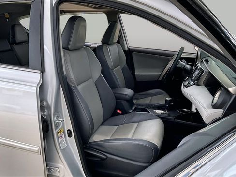 Used 2015 Toyota RAV4 Limited w/ Technology Package FWD image 9
