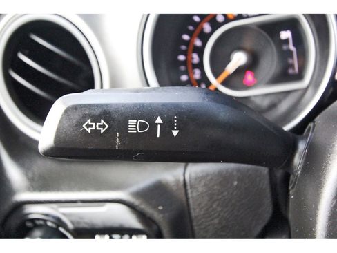 Used 2021 Jeep Gladiator Sport image 16