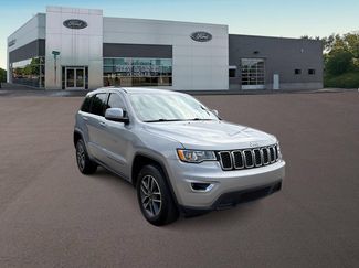 Used 2019 Jeep Grand Cherokee Laredo w/ Security & Convenience Group AWD/4WD video 2
