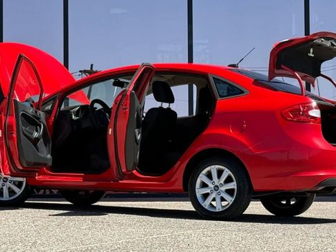 Used 2012 Ford Fiesta SE FWD image 29
