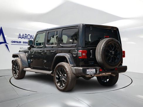 Used 2025 Jeep Wrangler Unlimited Sahara image 2