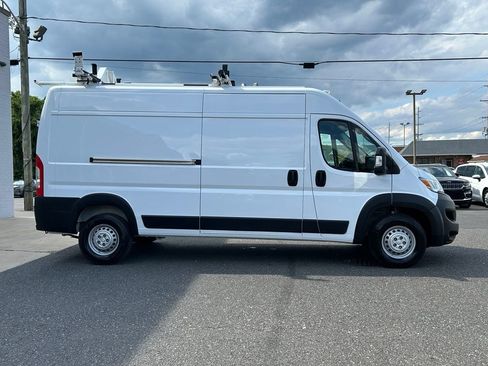 Used 2024 RAM ProMaster 2500 FWD image 8