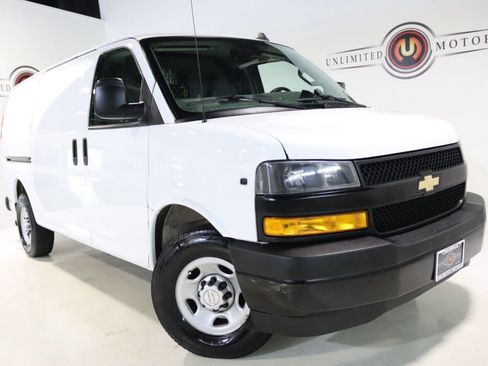 Used 2019 Chevrolet Express 3500 w/ Driver Convenience Package RWD image 64