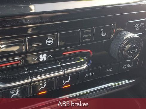 Used 2025 Jeep Grand Cherokee Limited w/ Black Appearance Package image 33