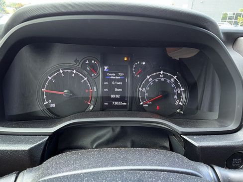 Used 2020 Toyota 4Runner SR5 Premium w/ Moonroof Package AWD/4WD image 30
