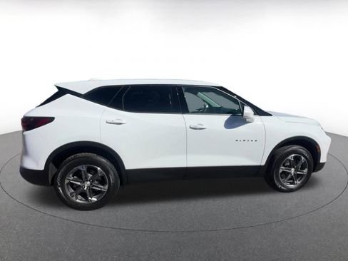 Used 2025 Chevrolet Blazer LT FWD image 16