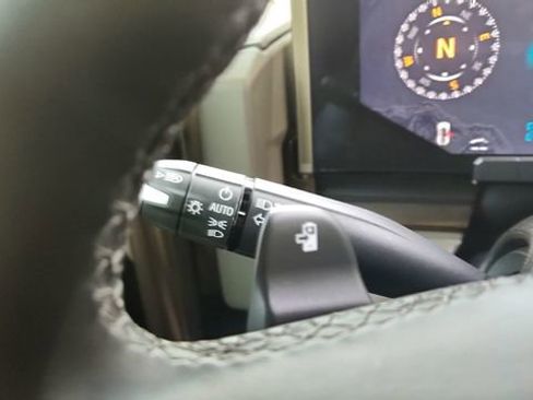 Used 2025 GMC Hummer EV 2X w/ LPO, Sport Package AWD/4WD image 43