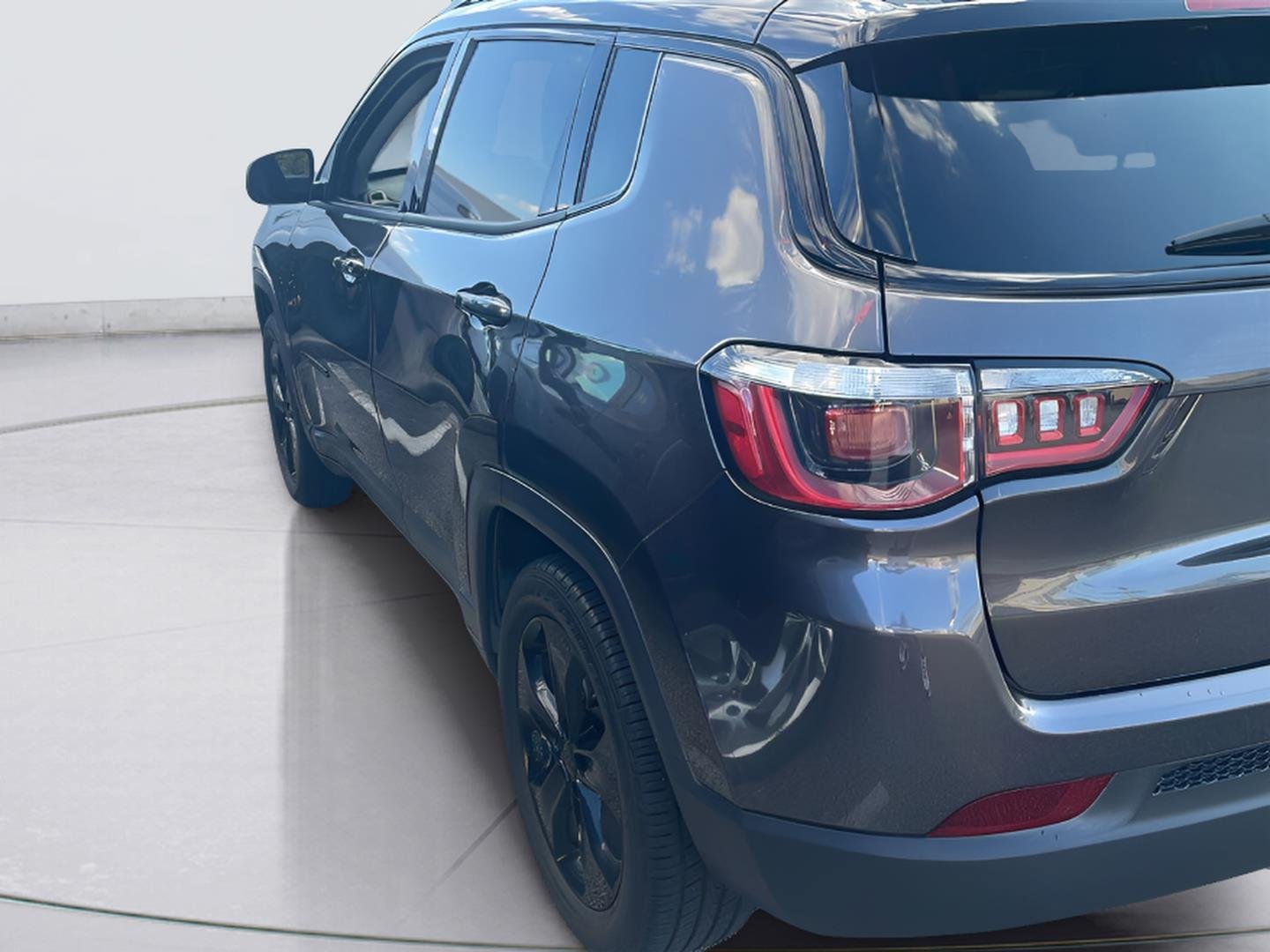 Used 2020 Jeep Compass Latitude FWD image 7