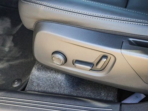 New 2026 Volvo XC40 B5 Core image 32