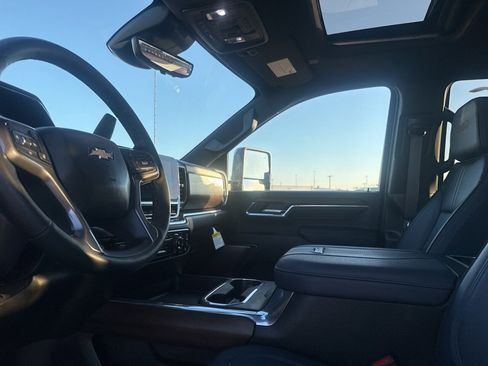 Used 2024 Chevrolet Silverado 2500 High Country w/ High Country Premium Package image 27
