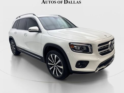 Used 2021 Mercedes-Benz GLB 250 w/ Premium Package image 4