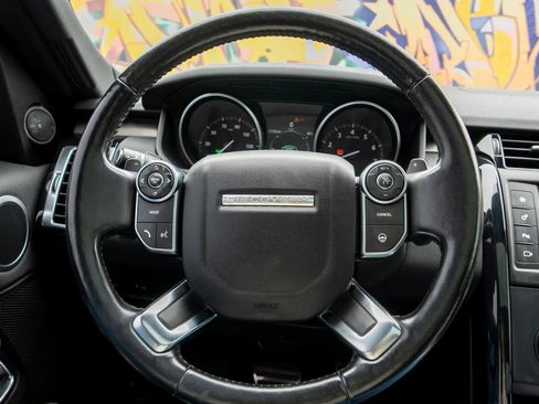 Used 2017 Land Rover Discovery SE AWD/4WD image 29