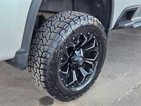 Used 2022 Chevrolet Silverado 2500 LT w/ Convenience Package image 12