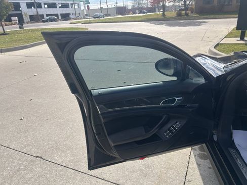 Used 2016 Porsche Panamera GTS image 36