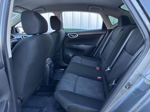 Used 2019 Nissan Sentra SR w/ Exterior Package image 32