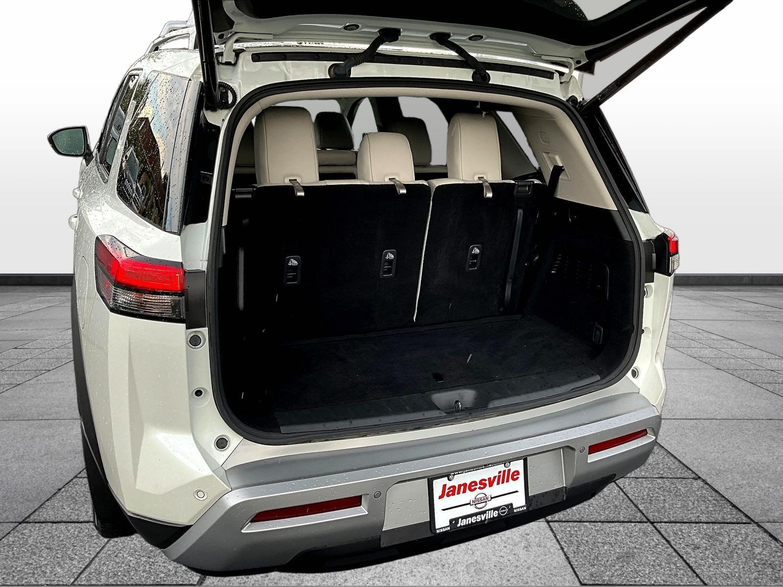 Certified 2023 Nissan Pathfinder SL AWD/4WD image 9