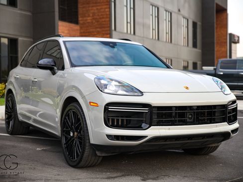 Used 2021 Porsche Cayenne Turbo AWD/4WD image 20