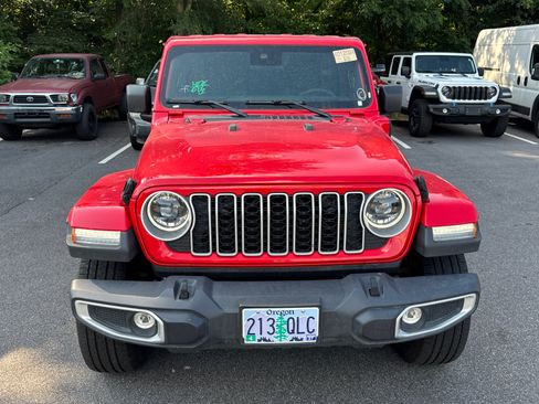 Used 2025 Jeep Wrangler Unlimited Sahara w/ Safety Group AWD/4WD image 2