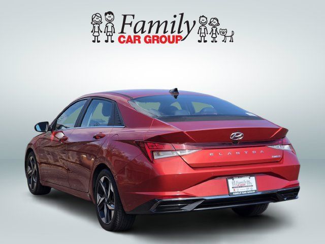 Used 2021 Hyundai Elantra Limited FWD image 3