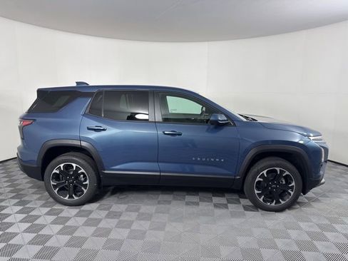 New 2026 Chevrolet Equinox LT w/ Convenience Package II FWD image 2